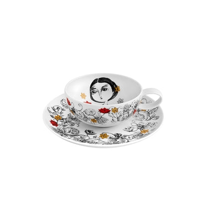Chávena de chá em porcelana Vista Alegre com ilustração da coleção Rainhas de Portugal por Hélia Aluai.