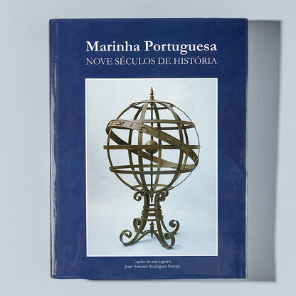 Capa da edição ilustrada do livro Marinha Portuguesa – Nove Séculos de História, de José Rodrigues Pereira. Comissão Cultural de Marinha.