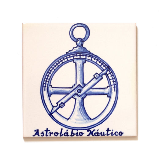 azulejo pintado à mão por João Lente. Uma edição exclusiva do Museu de Marinha inspirada no Astrolábio Náutico português. 