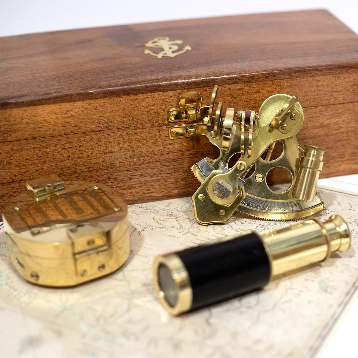 Conjunto de instrumentos de navegação