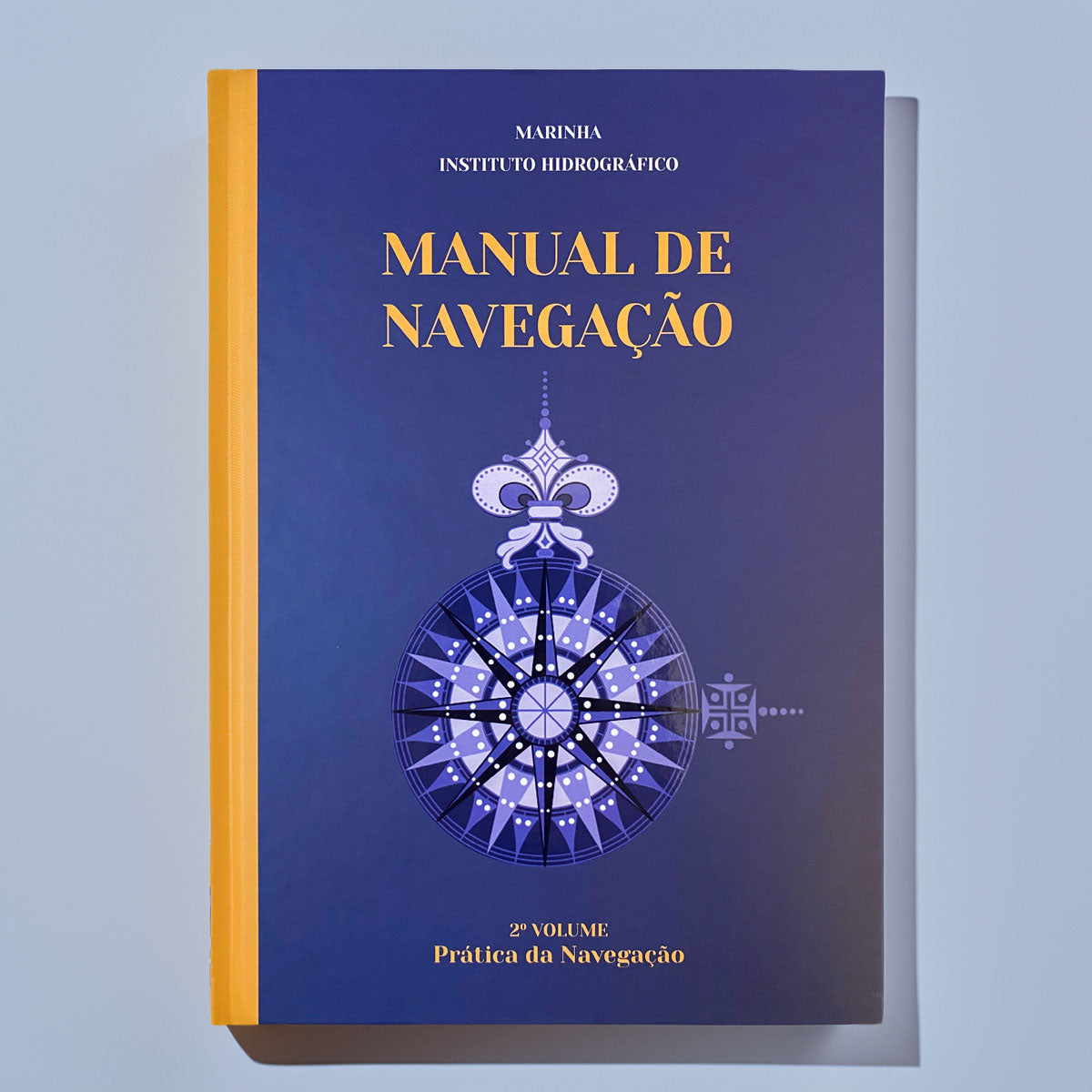 Capa do livro Manual de Navegação Volume II do Instituto Hidrográfico da Marinha.