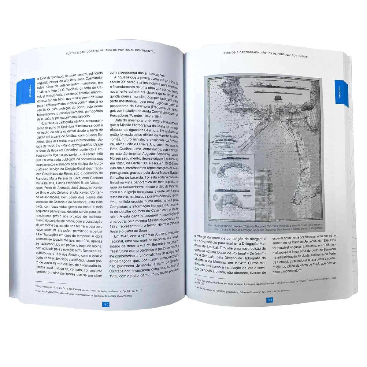 Miolo do livro Portos e Cartografia Náutica de Portugal Continental, de Ana Filipa Osório Candeias. Edição oficial do Instituto Hidrográfico e Edições de Marinha.
