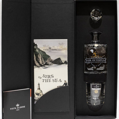 Caixa de presente aberta do conjunto mini bar Sirs of the Sea da Vista Alegre.