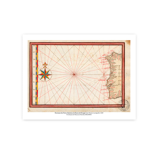 Reprodução  do mapa de Portugal de 1648 por João Teixeira, exibindo a linha de costa portuguesa com traçados antigos e uma rosa-dos-ventos colorida à esquerda.