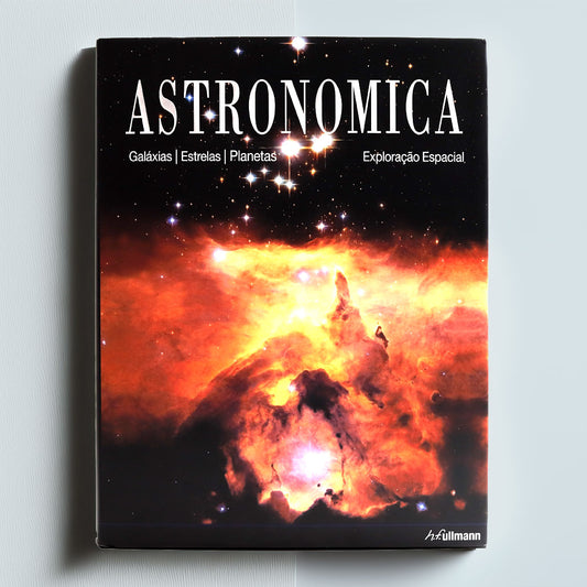 Capa do livro astronómica da editora fullman disponivel na loja do museu de marinha