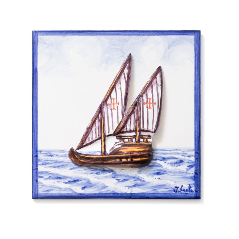 Embossed tile - Caravel