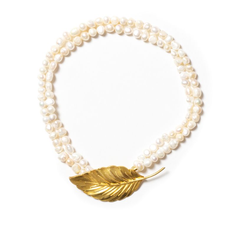 Pearl necklace with pendant in gold plated silver